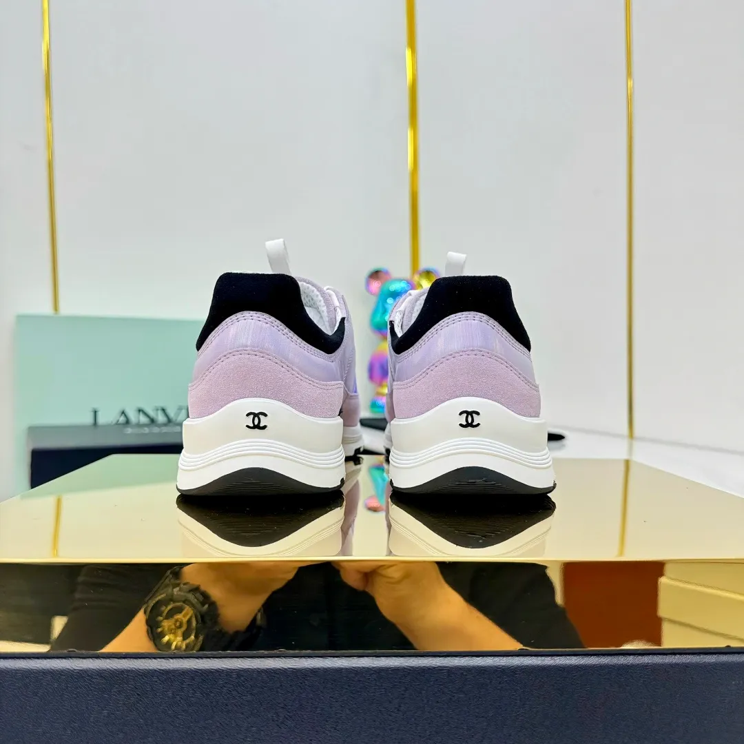 👟👟Ex-factory price 600👟👟High quality! ! ! CHANEL Chanel 25A latest thick-soled casual sports shoes. The counter is synchronized. The counter is very popular. It is a shoe that is very difficult to buy. The most popular thick-soled casual shoes on the Internet. As you can imagine, the most popular thick-soled casual shoes can not be missed. It has both good looks and comfort. Simple and versatile. The thick sole increases the height and is super versatile. Whoever wears it will look better. Upper: cowhide stitching. Lining: breathable mesh. Outsole: TPU original outsole. Size: 35-41 👉